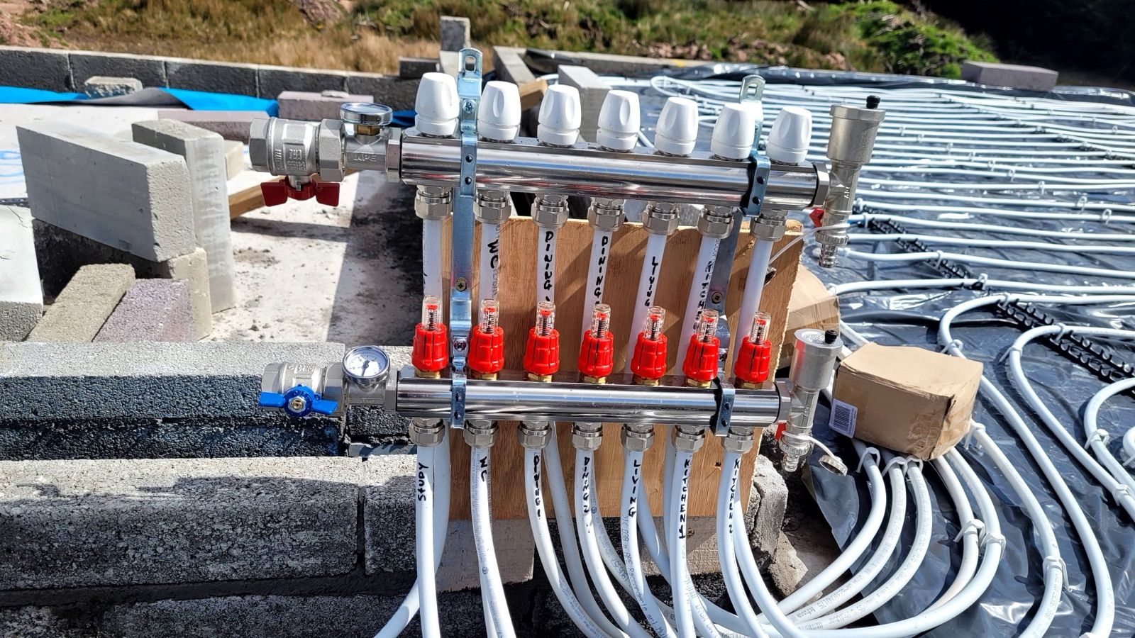 Underfloor heating manifold installation